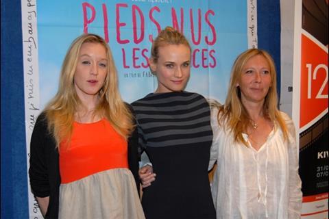 Ludivine Sagnier, Diane Kruger, and director Fabienne Berthaud with Lily Sometimes.